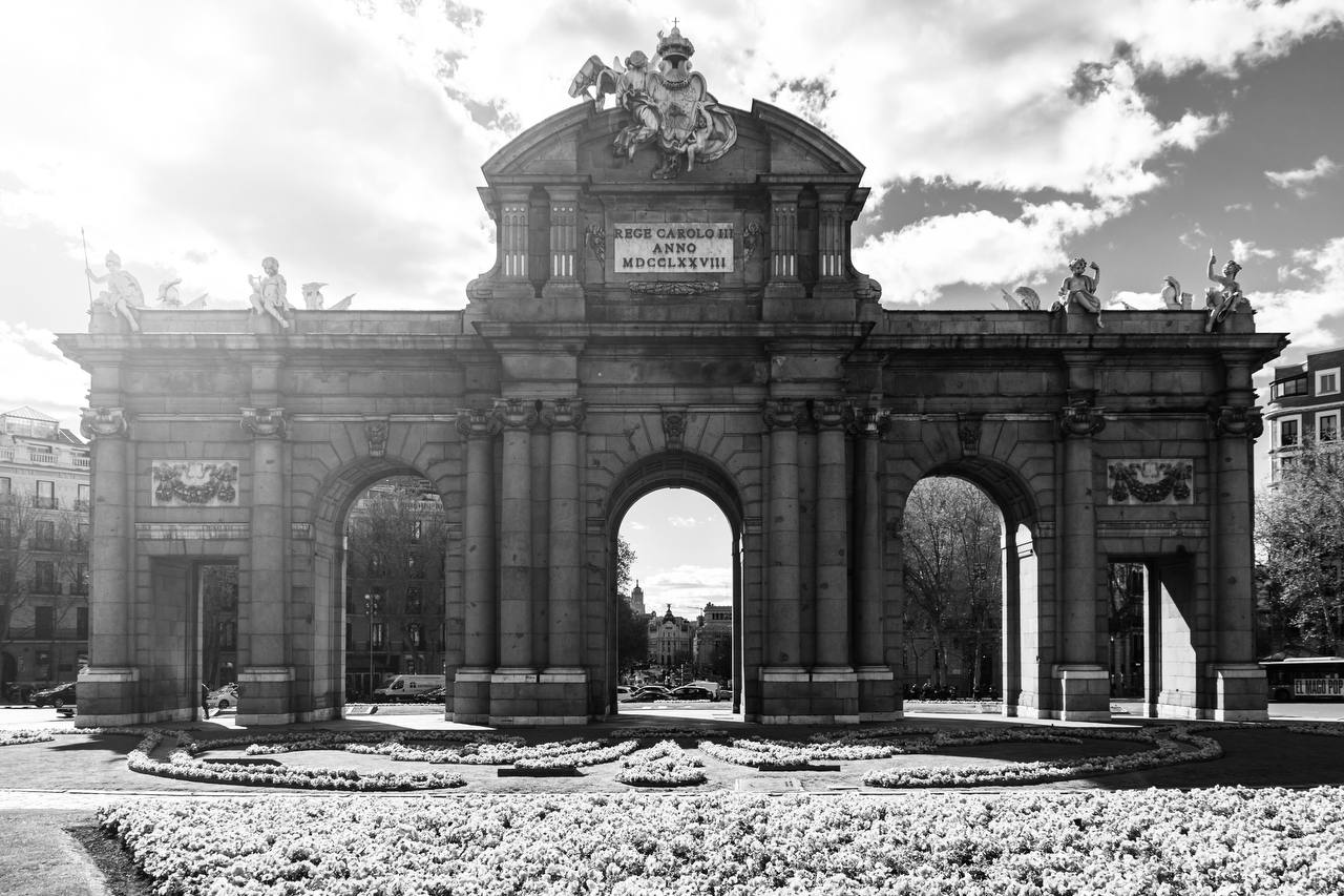 Consulting Studio Inmobiliario estratégico con base en Madrid hecho para clientes extranjeros que les ayuda a diseñar y a ejecutar su plan de inversión patrimonial